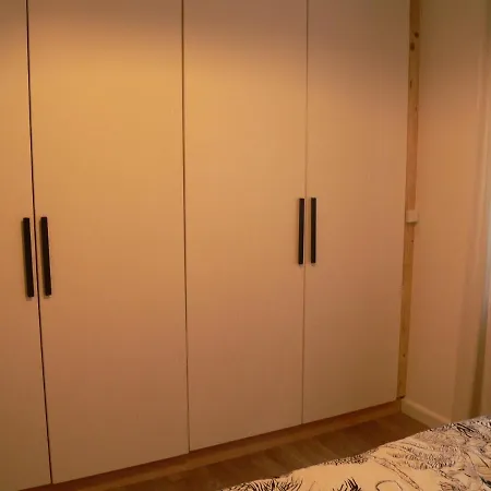 Liege 4420 Rue Jean Jaures 45 Grande Maison Joyeuse Avec Terrasse 30m2 Pour 8 Personnes Maximum * サン・ニコラ
