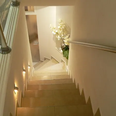 Liège 4420 Rue Jean Jaurès 45 Grande Maison Joyeuse Avec Terrasse 30m2 Pour 8 Personnes Maximum Hébergement de vacances