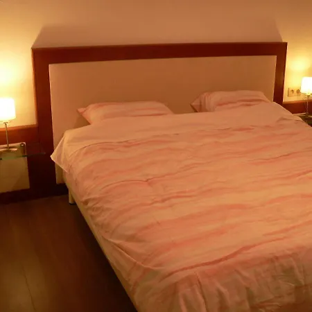 Holiday home Liege 4420 Rue Jean Jaures 45 Grande Maison Joyeuse Avec Terrasse 30m2 Pour 8 Personnes Maximum *