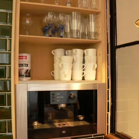 Hébergement de vacances Liège 4420 Rue Jean Jaurès 45 Grande Maison Joyeuse Avec Terrasse 30m2 Pour 8 Personnes Maximum Saint-Nicolas (Liege)