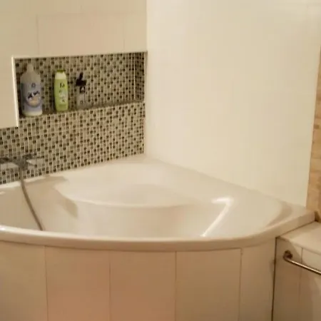 Liege 4420 Rue Jean Jaures 45 Grande Maison Joyeuse Avec Terrasse 30m2 Pour 8 Personnes Maximum Holiday home