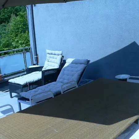 Liege 4420 Rue Jean Jaures 45 Grande Maison Joyeuse Avec Terrasse 30m2 Pour 8 Personnes Maximum 別荘