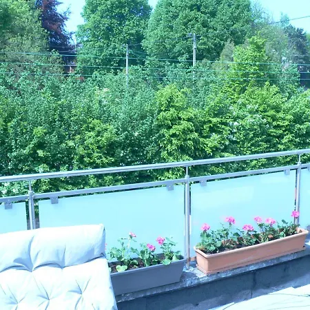 Liege 4420 Rue Jean Jaures 45 Grande Maison Joyeuse Avec Terrasse 30m2 Pour 8 Personnes Maximum *