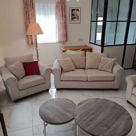 Liege 4420 Rue Jean Jaures 45 Grande Maison Joyeuse Avec Terrasse 30m2 Pour 8 Personnes Maximum *